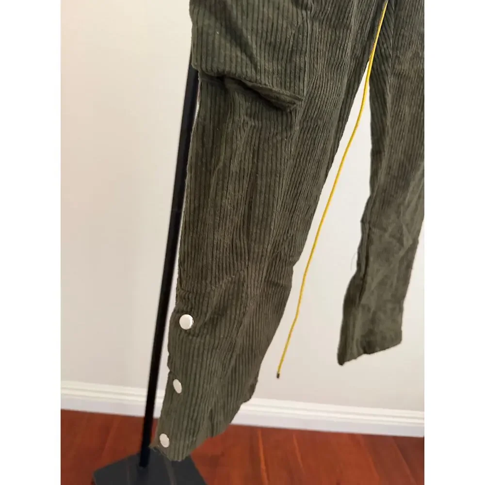 MNML the corduroy snap
